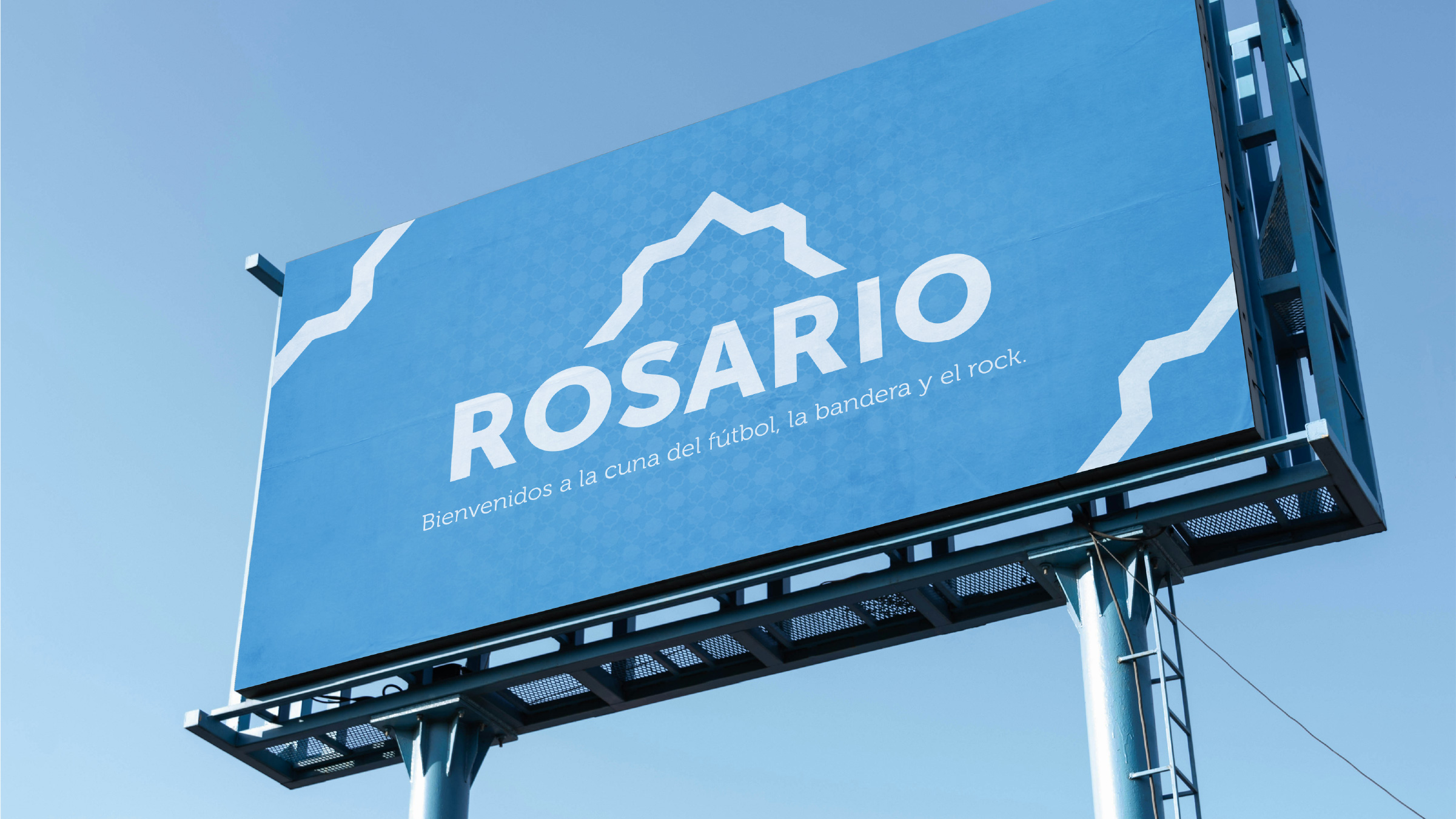 Logotipo de Marca Ciudad Rosario aplicado en una pieza urbana grande, marquesina o cartel en la calle